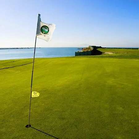 Marina Di Castello Golf & Hotel 4*